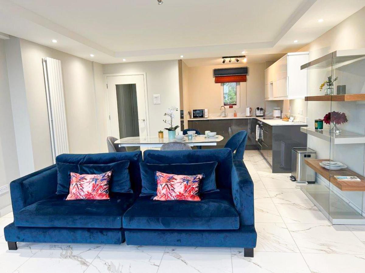 Modern Luxurious Apartment W/ Patio Balcony & View Jordanstown Eksteriør billede