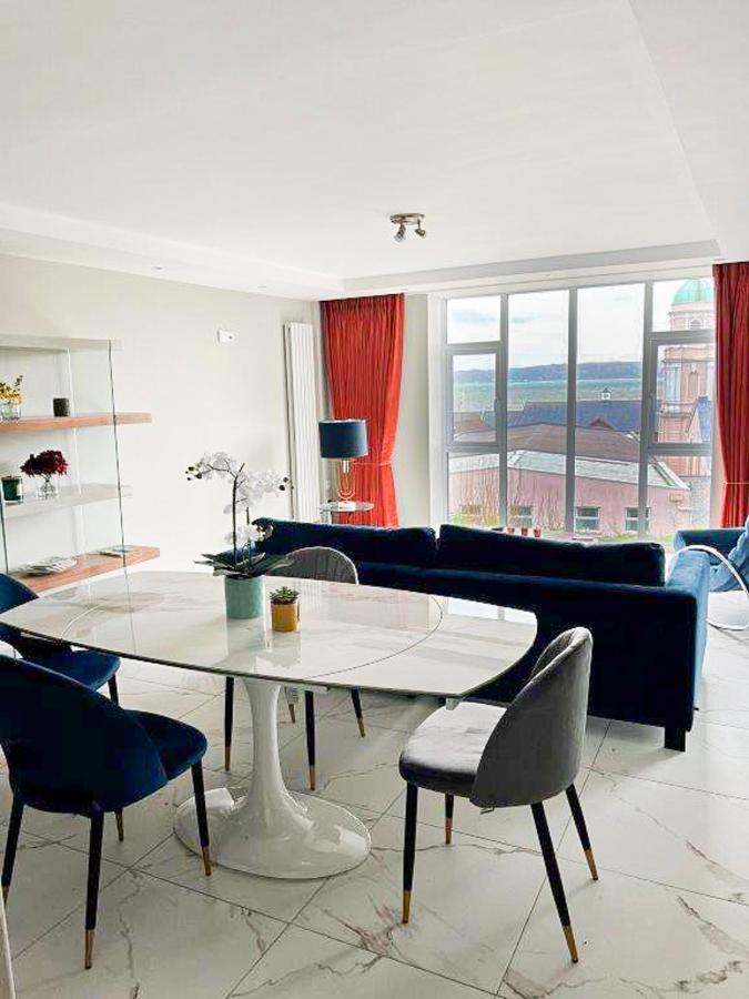 Modern Luxurious Apartment W/ Patio Balcony & View Jordanstown Eksteriør billede