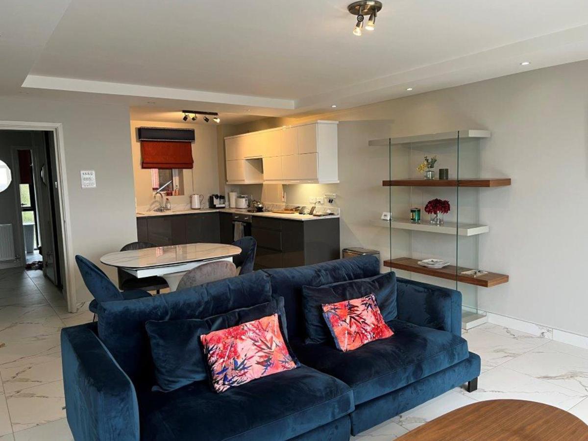 Modern Luxurious Apartment W/ Patio Balcony & View Jordanstown Eksteriør billede