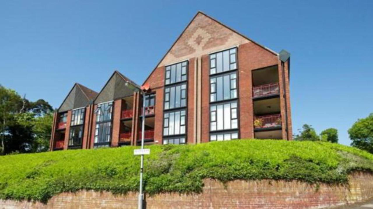Modern Luxurious Apartment W/ Patio Balcony & View Jordanstown Eksteriør billede