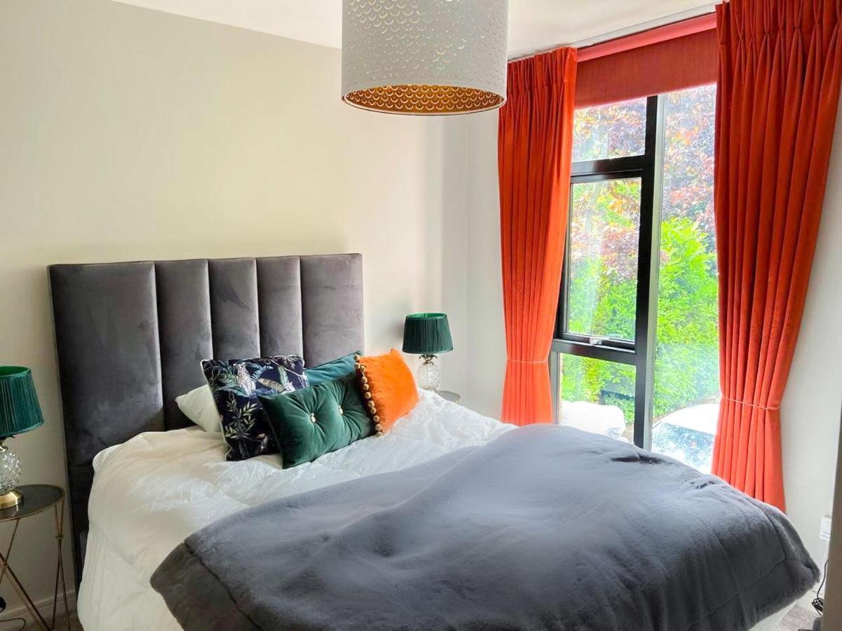 Modern Luxurious Apartment W/ Patio Balcony & View Jordanstown Eksteriør billede
